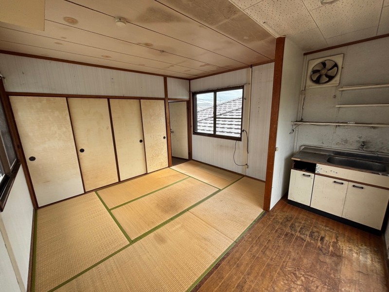 長江2階建住宅・7DK・680万円 - 日向市大字財光寺字長江 | 売買物件